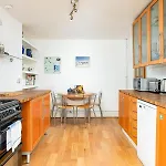 New Refined Period 4bd 2bath Cotham Home-private Parking Bristol
