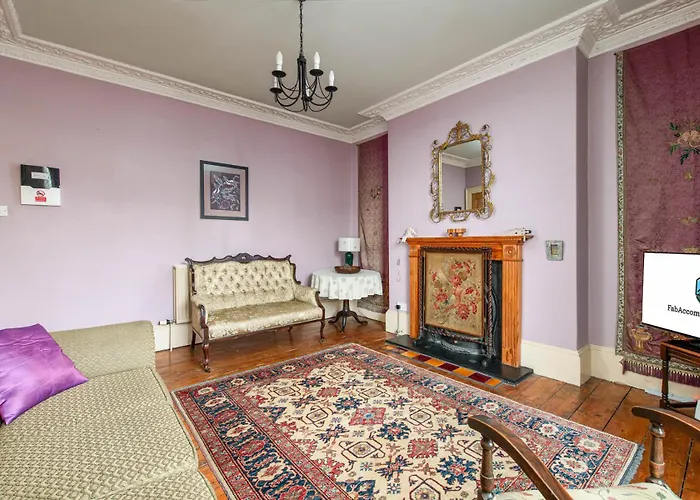 New Refined Period 4Bd 2Bath Cotham Home-Private Parking * Bristol