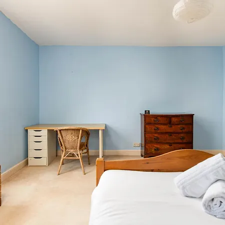 New Refined Period 4Bd 2Bath Cotham Home-Private Parking Apartman