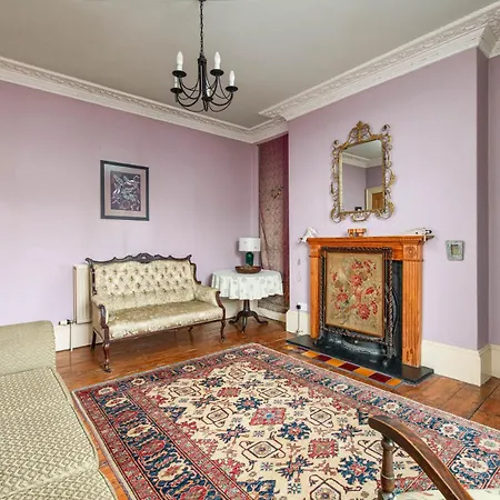New Refined Period 4bd 2bath Cotham Home-private Parking * Bristol