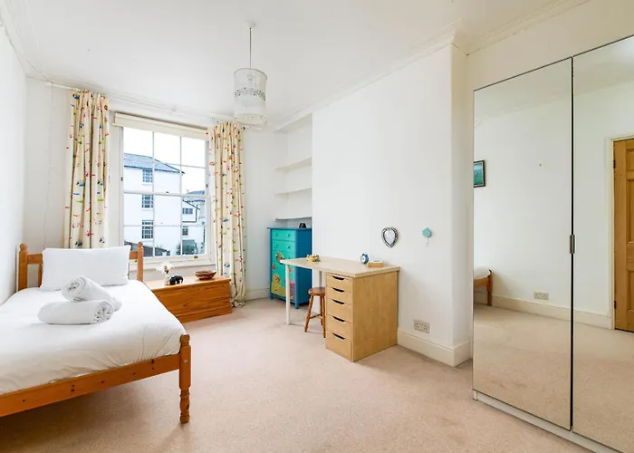 Lejlighed New Refined Period 4bd 2bath Cotham Home-private Parking Bristol