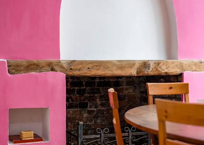 Lejlighed New Refined Period 4bd 2bath Cotham Home-private Parking